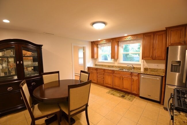 Foto del edificio - 1247 Trapelo Rd