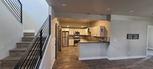 Building Photo - Brand NEW!!!  Great 3 bedroom 2.5 Bath duplex