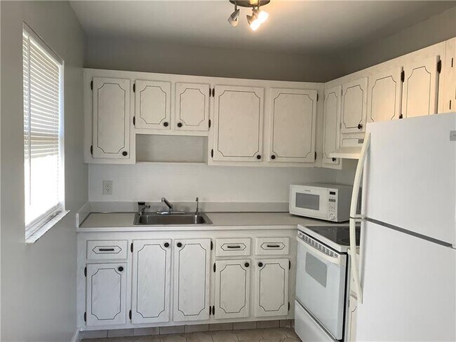 Building Photo - 189 Saxony Trail