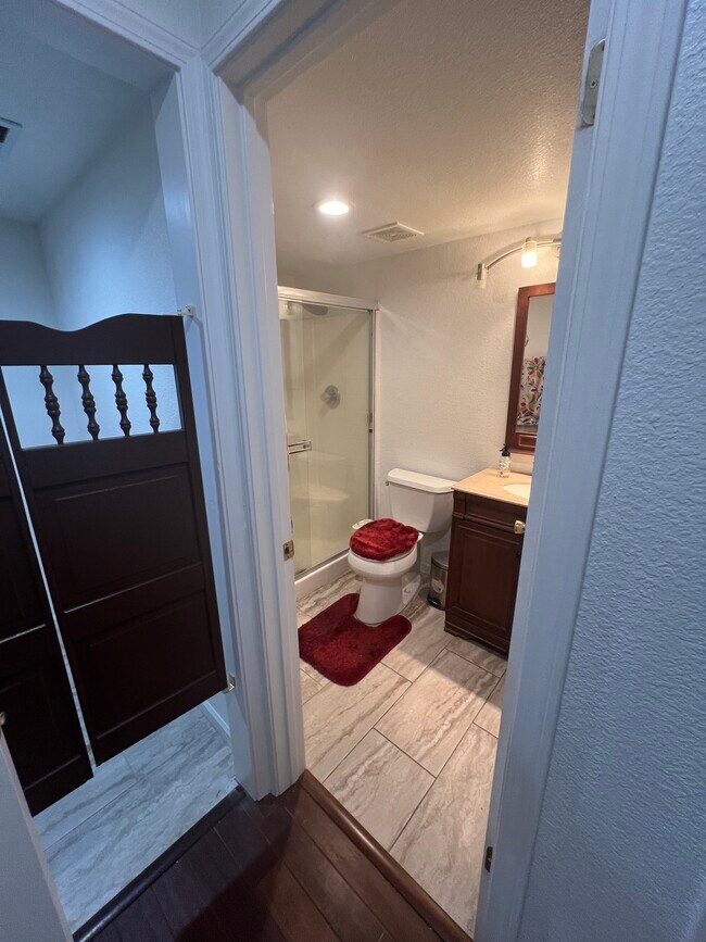 Foto del edificio - 4691 Christenson St