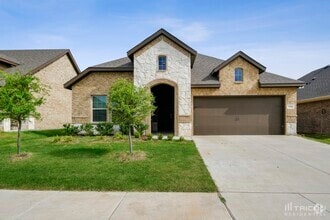Building Photo - 714 Barbary Ln