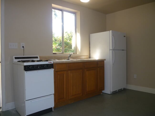 Building Photo - Cute Private Studio!!