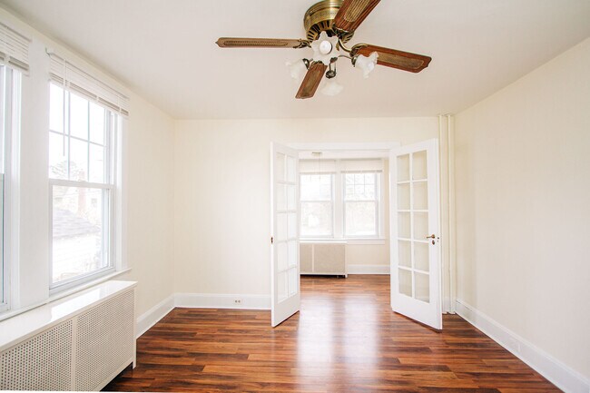 Fotografía del edificio - 615 N Lafayette Ave