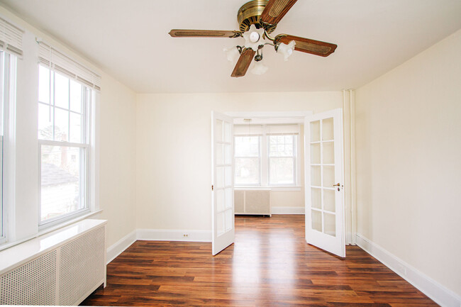 Living Room - 615 N Lafayette Ave