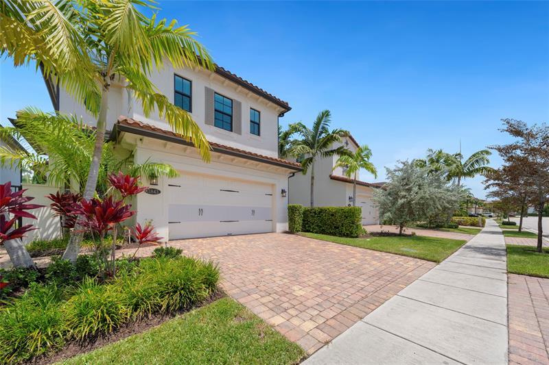 Foto principal - 11843 SW 13th Ct