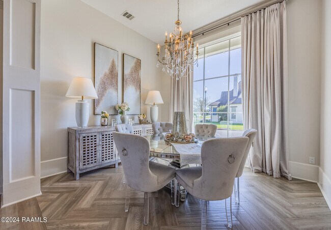 Foto del edificio - 300 Brightwood Dr