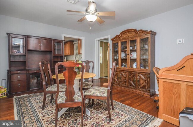 Building Photo - 9801 Belhaven Rd