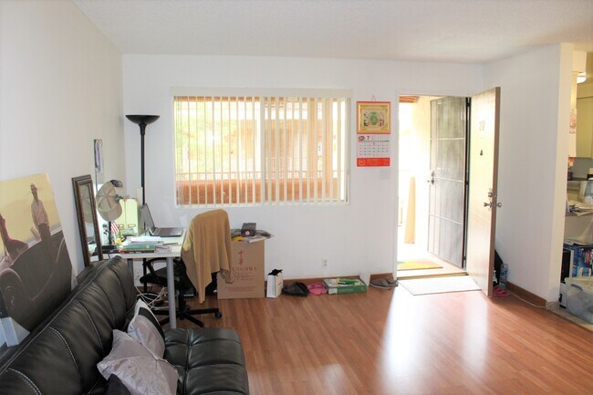 Foto del edificio - 2501 W Redondo Beach Blvd