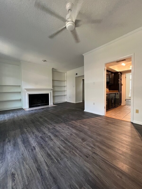 Foto del edificio - 1694 Belvedere Ct
