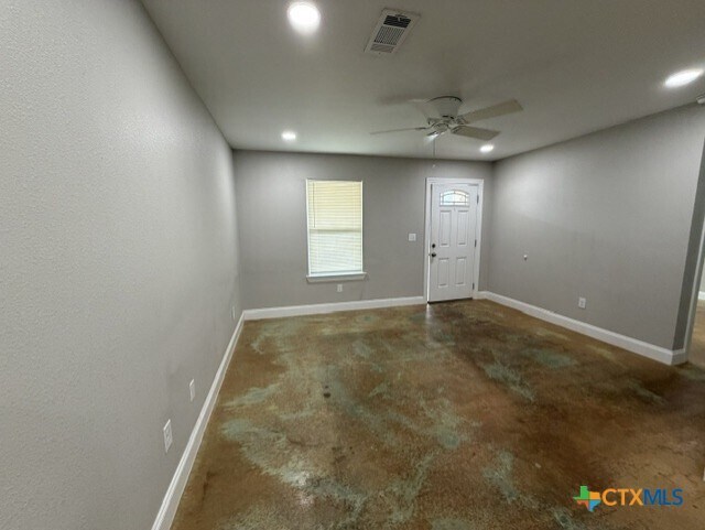 Foto del edificio - 661 W Austin St