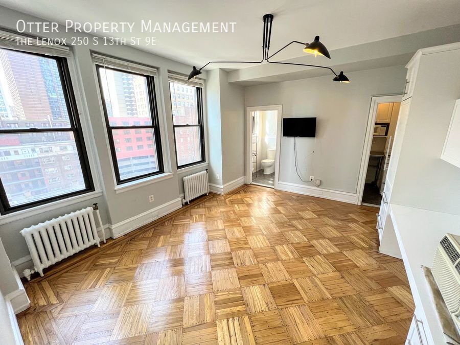Foto principal - 250 S 13th St