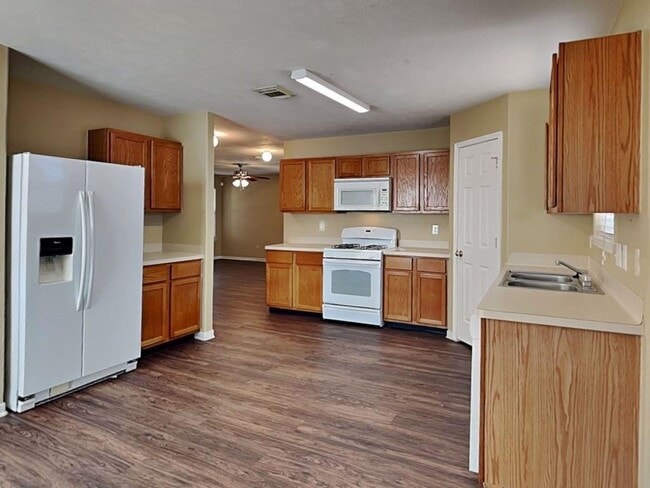 Building Photo - 8002 Ginger Park Dr