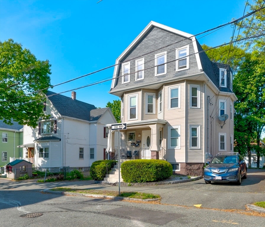 Primary Photo - 90 Safford St