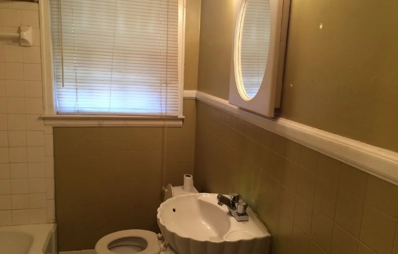 Building Photo - 2133 Thomas Ave