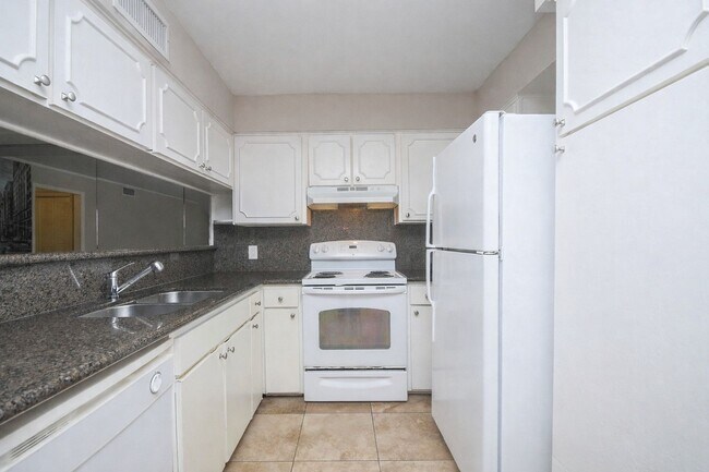Foto del edificio - 2585 Marilee Ln