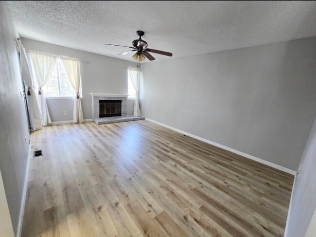 Building Photo - 1470 S Quebec Way