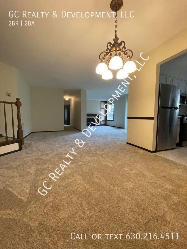 Building Photo - ***WHEATON LOCATION / 2 BDRM / 2 FULL BTH ...