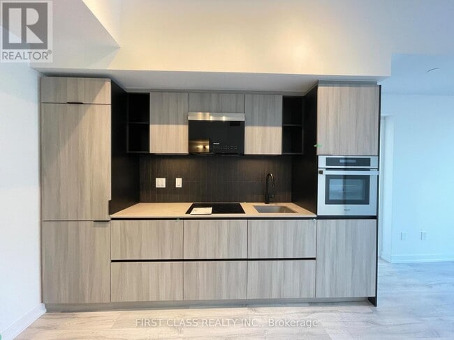 Building Photo - 2 Augusta Ave