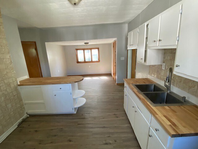 Kitchen - 600 Niagara St