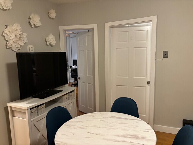 Foto del edificio - 145 Endicott St