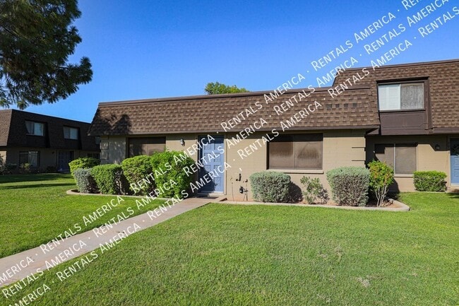 Building Photo - 5005 S Willow Dr