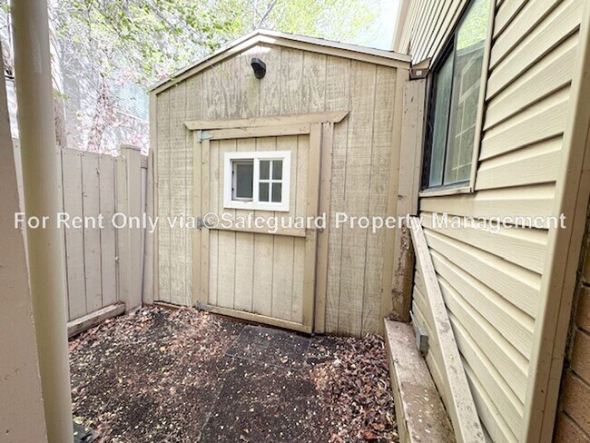Photo - Charming Fully Furnished Bungalow in Millcreek House