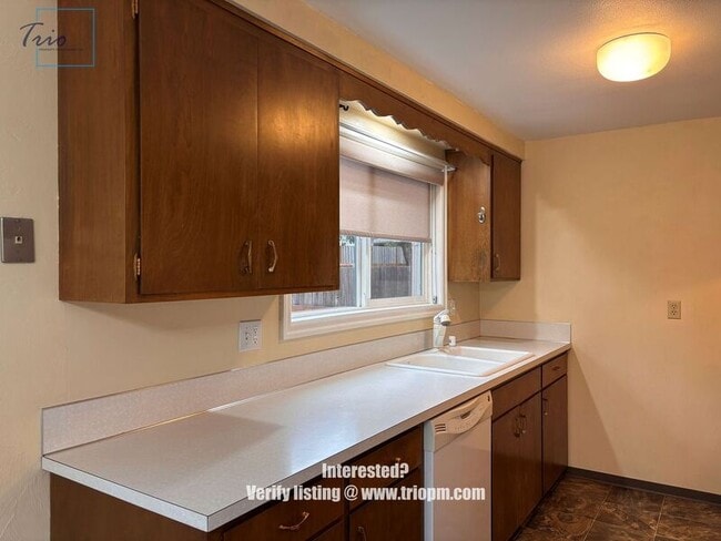 Foto del edificio - 1398 Corum Ave