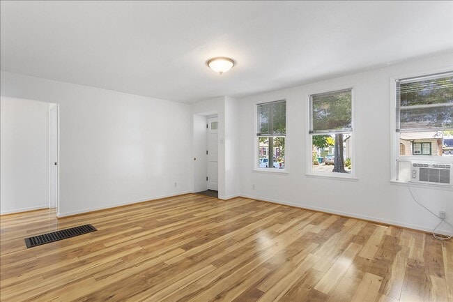Building Photo - 1529 Stanton St