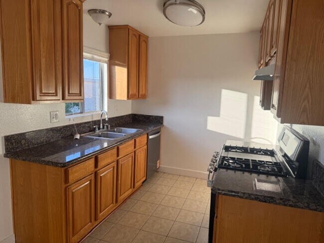 Building Photo - 16811