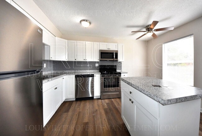 Building Photo - 4405 Kern Ct