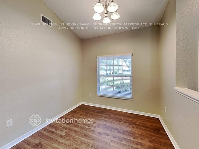 Building Photo - 3424 Diamond Terrace