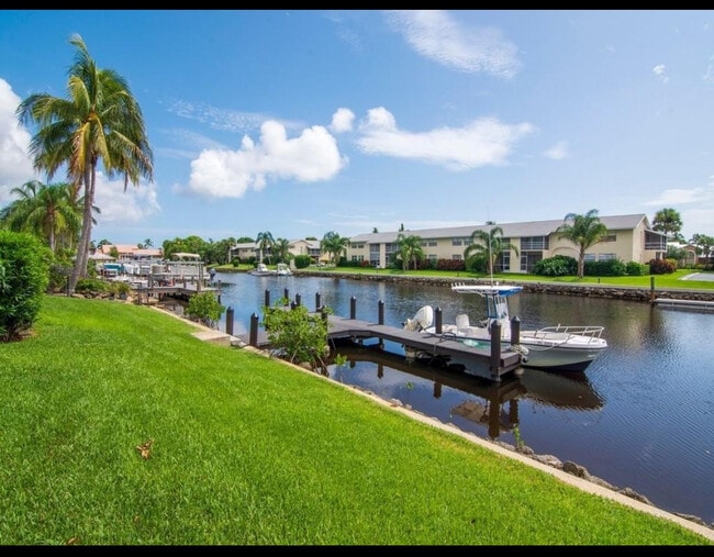 Building Photo - 1860 Robalo Dr