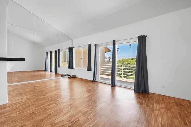 Foto del edificio - 78133 Crimson Ct