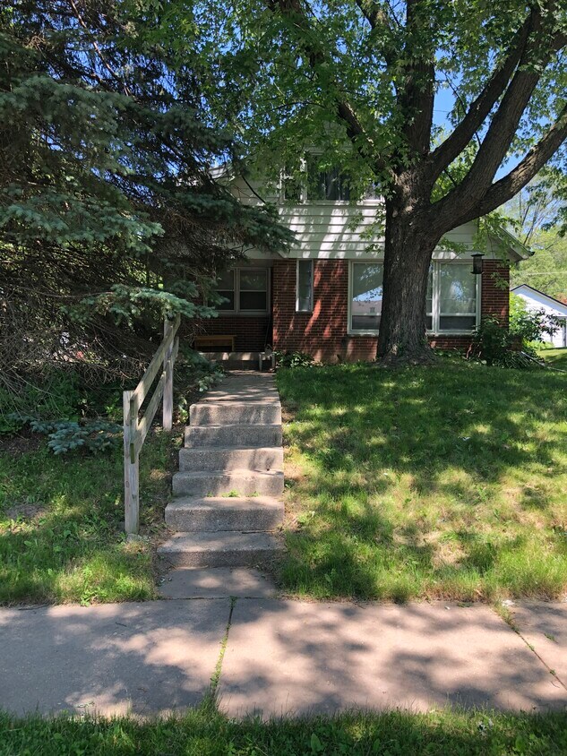 Primary Photo - 5174 N 107th St