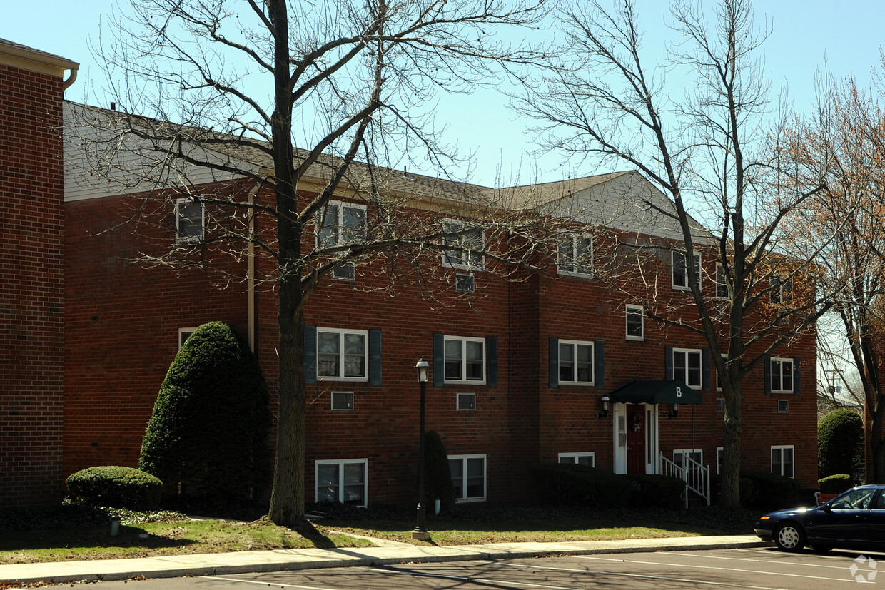 Foto principal - Indian Valley Apartments - 55+ Senior Housing