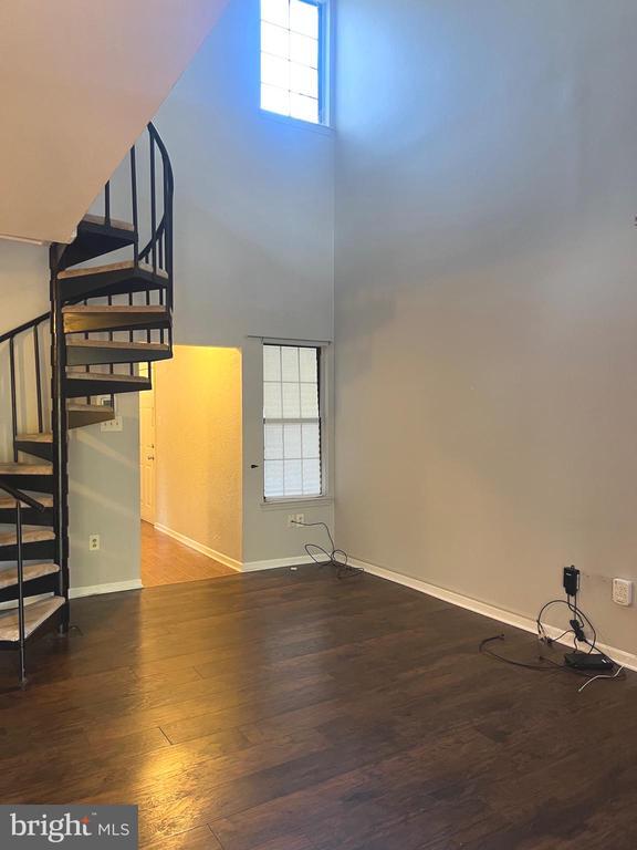 Building Photo - 7 Provincetown Dr