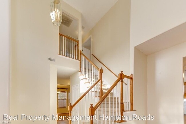 Building Photo - 4 br, 2.5 bath House - 500 Landmark Court