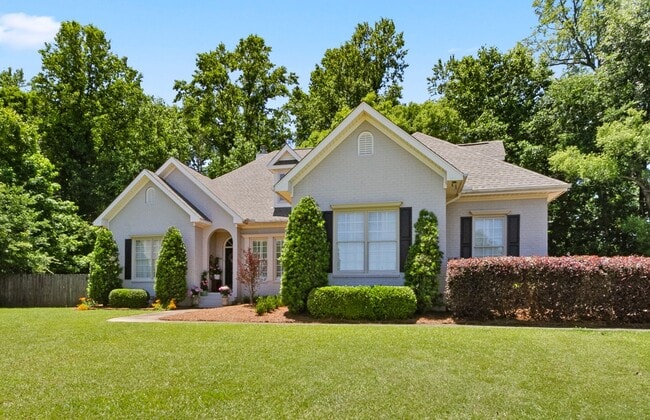 Building Photo - Beautiful 5 Bed 3.5 Bath Home! Available N...