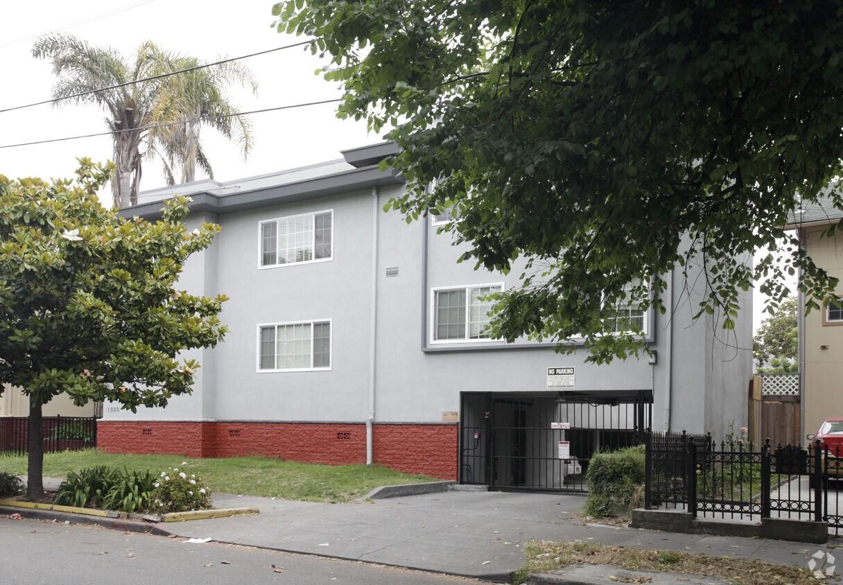 Building Photo - 1500 29th Ave