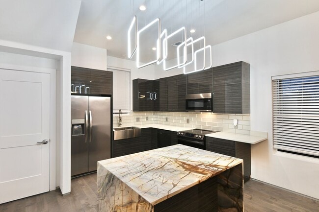 Photo - 902 Montana St Apartment