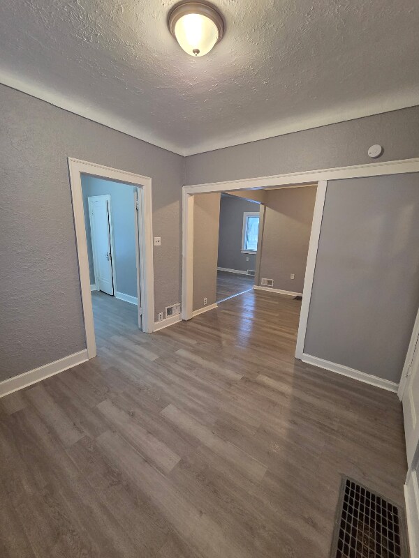 Foto del edificio - 624 Waldman Ave