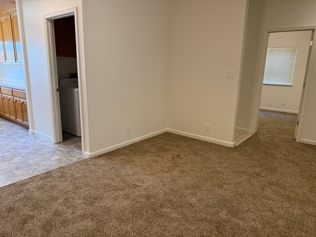 Foto del edificio - 1296 Woodhaven Ln