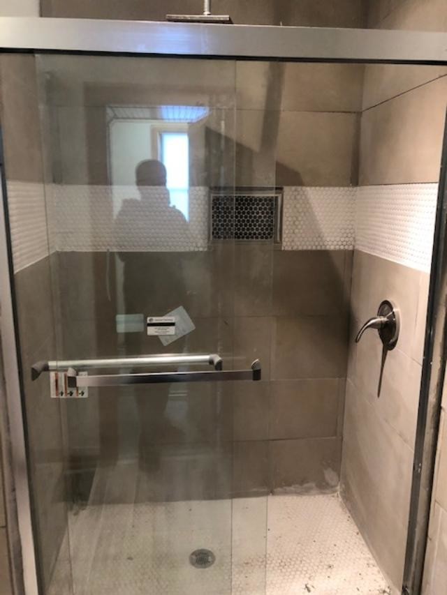 ducha - 5624 Glenway Ave