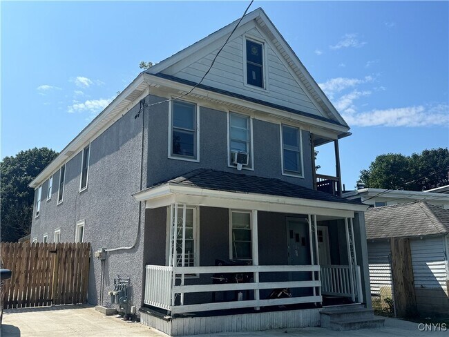 Building Photo - 1206 Catherine St
