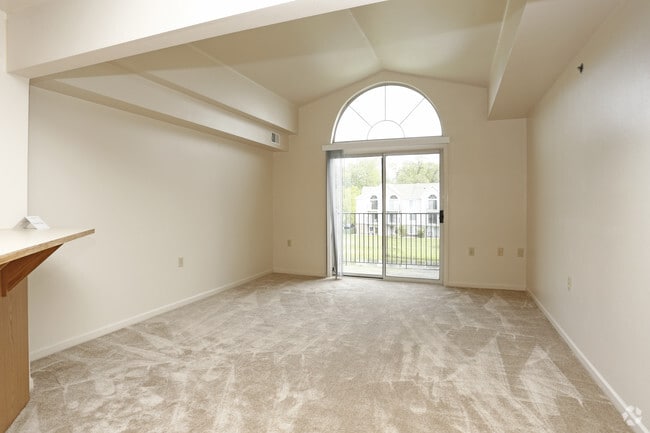 1BR, 1BA - 732 SF - Orchard Lakes Apartments