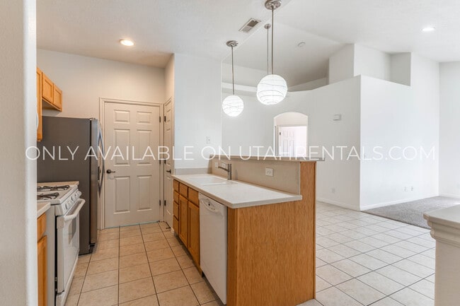 Building Photo - 1508 W 110 N