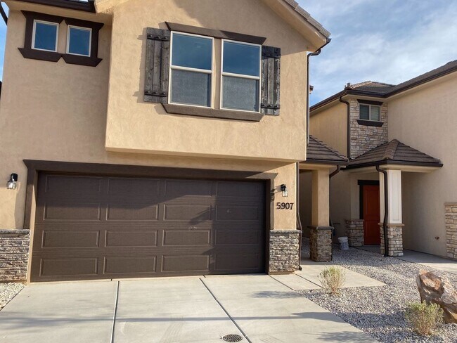 Foto del edificio - Modern Comfort Awaits – 4 Bed, 2.5 Bath To...