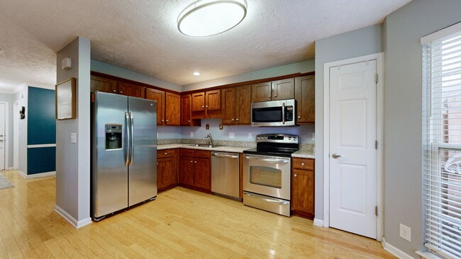 SS appliances plus pantry - 2048 Nashboro Blvd
