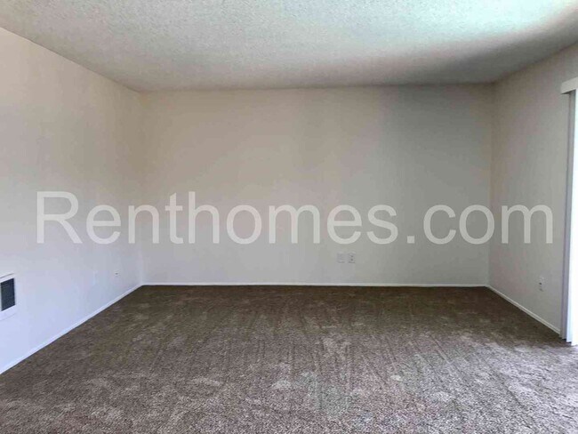 Foto del edificio - 4404 Bond St