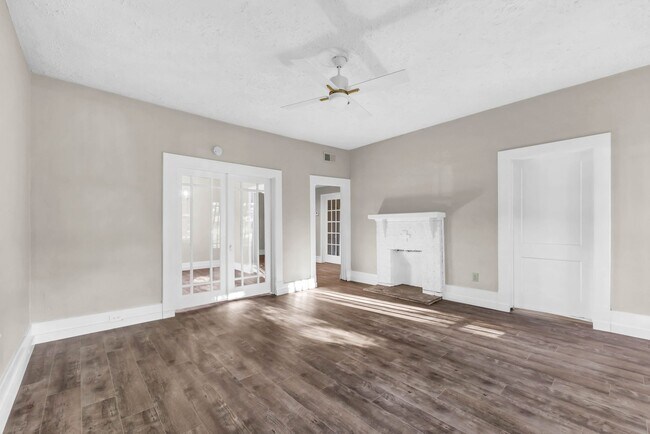 Foto del edificio - Totally Renovated Bungalow